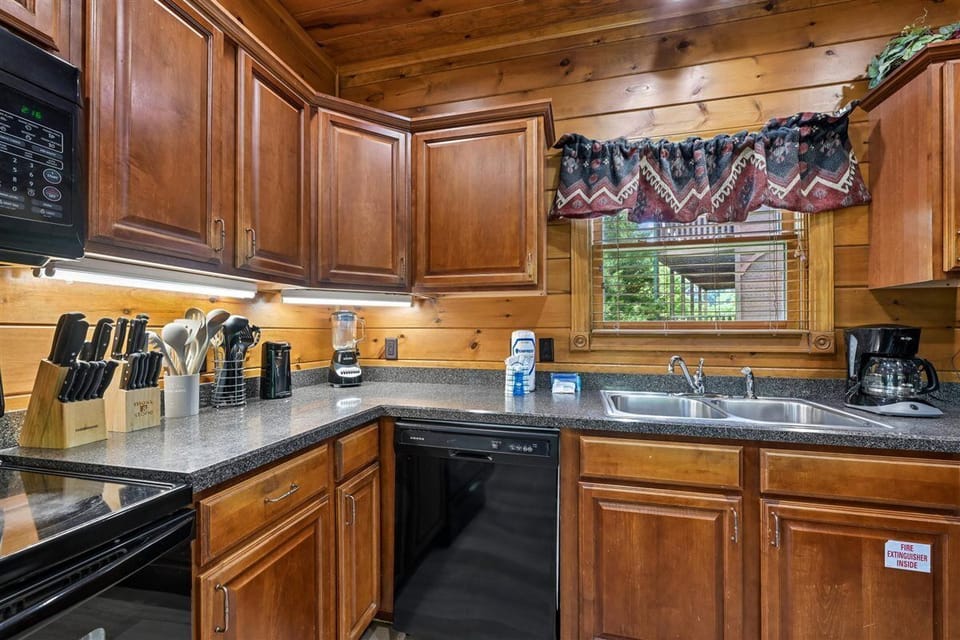 13-Kitchen
