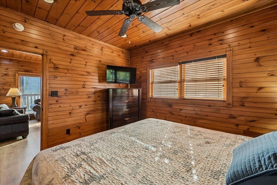 23-Primary Bedroom