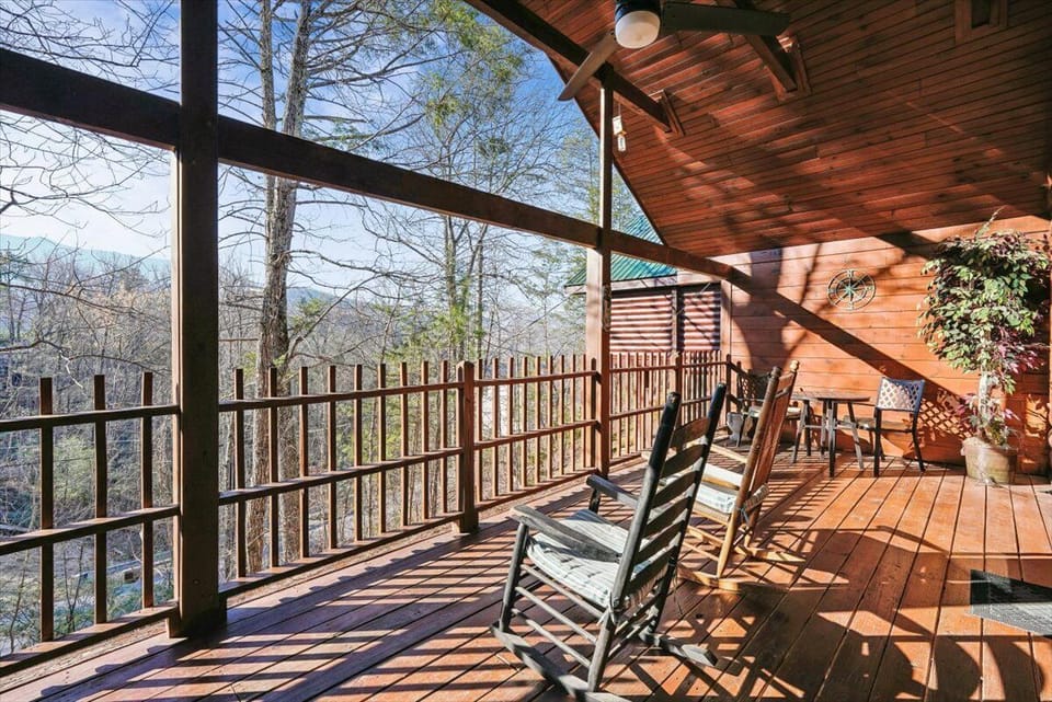 03-Balcony