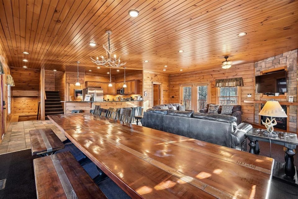 28-Dining Room
