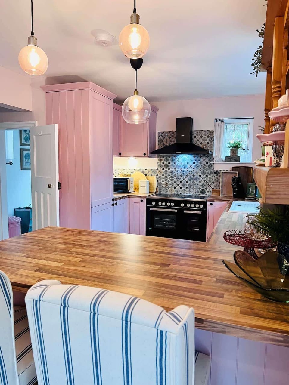 The large country kitchen is the perfect social setting for your getaway