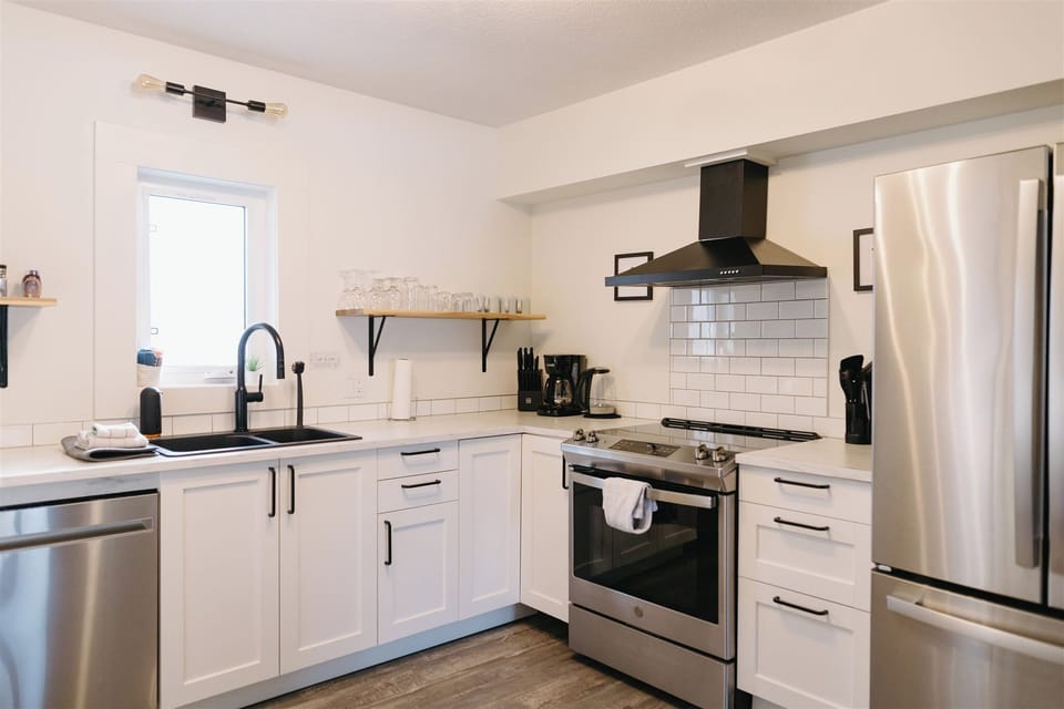 Full kitchen