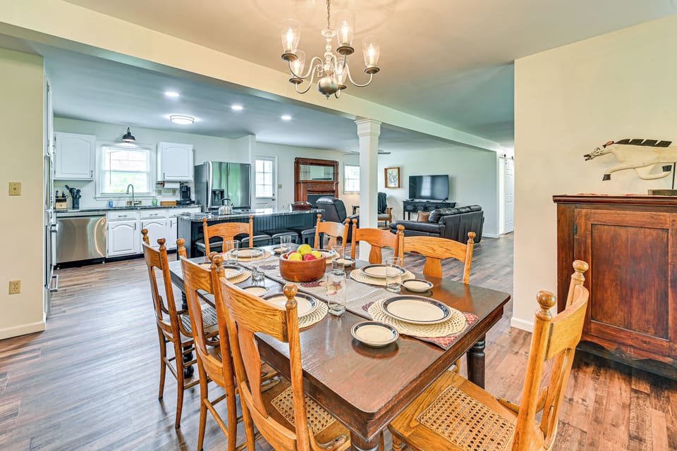 Dining Area | Free WiFi | Single-Story Home