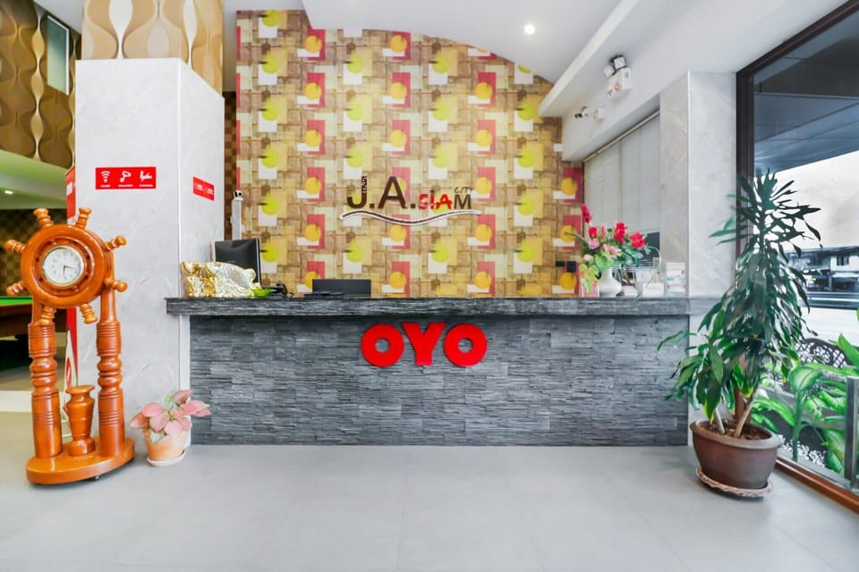 Entrance / Reception