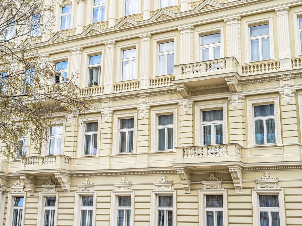 Apartment, Molding, Condominium, Balcony, Symmetry, Hotel