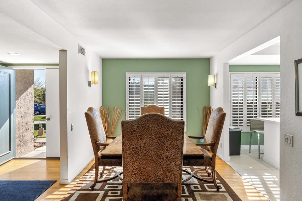 K0292-Dinign room-Kitchen