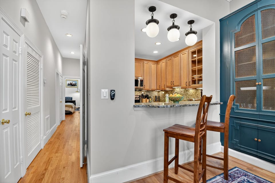 Counter seating for 2