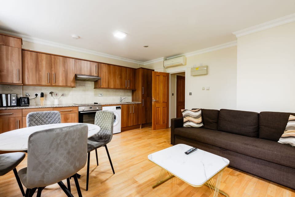 Living Room / Lounge
