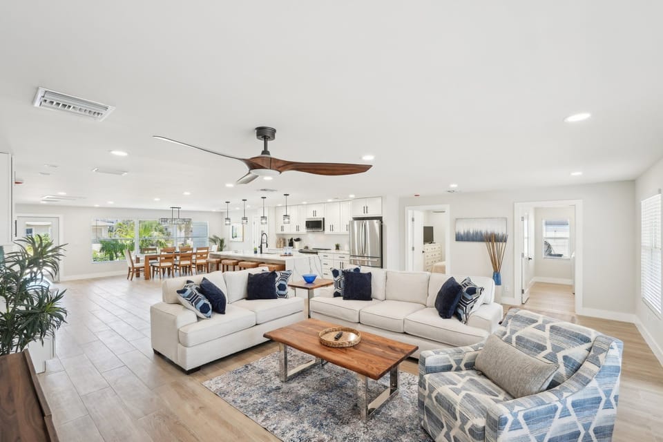 Step into a bright and breezy coastal-modern living room.