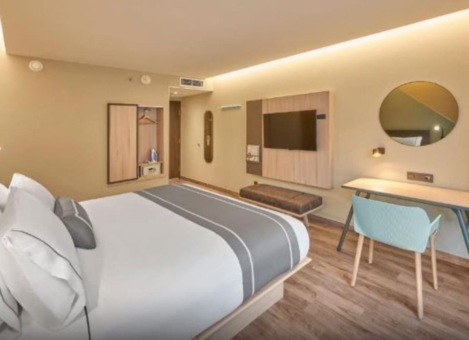 Unit with 1 Queen bed