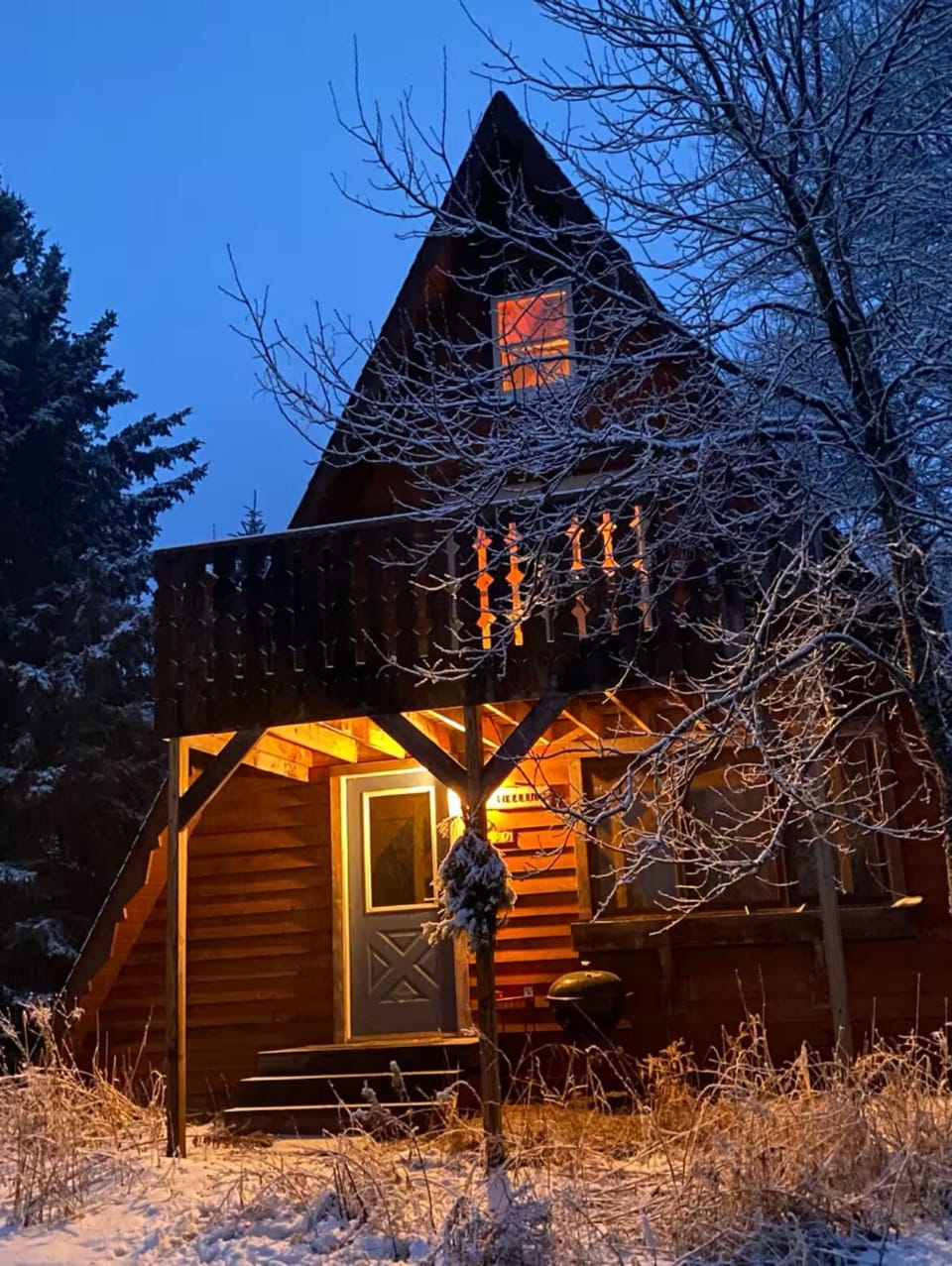 Welcoming with view of Big Powderhorn from the deck