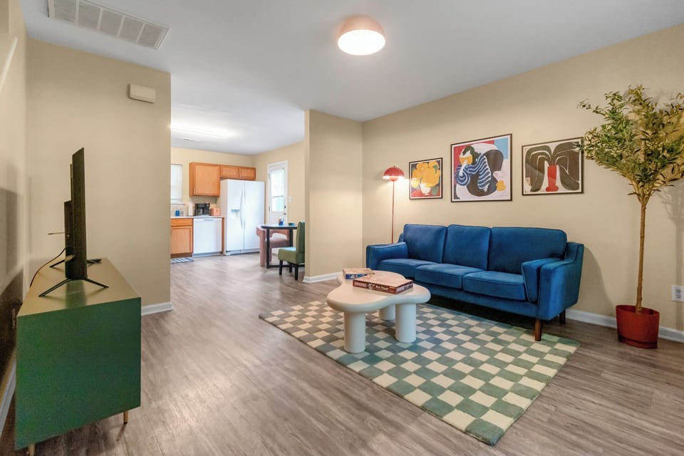 Spacious living room