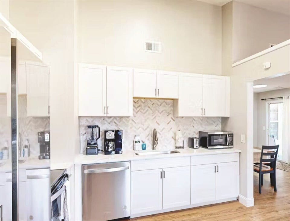 Where takeout meets ambition—this kitchen is ready whether you're a microwave master or a wannabe Food Network star!