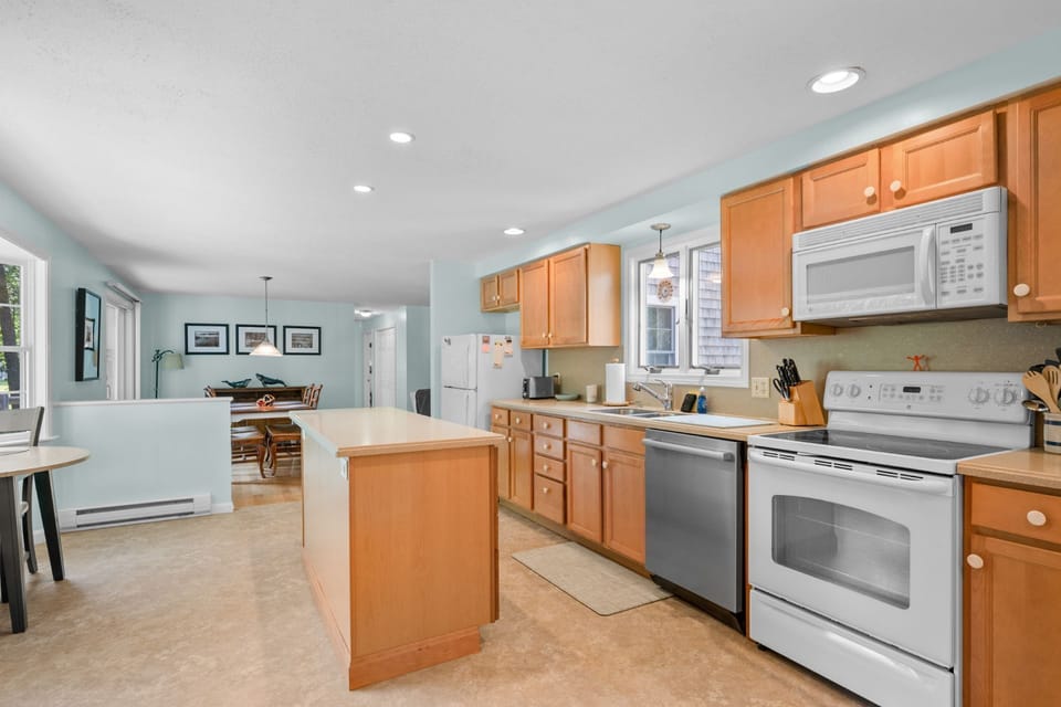 Fully equipped kitchen
