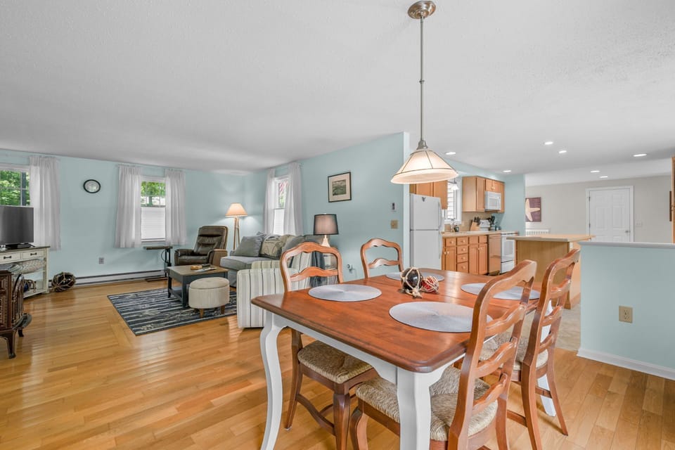 Dining area off of the kitchen looking into the living room
