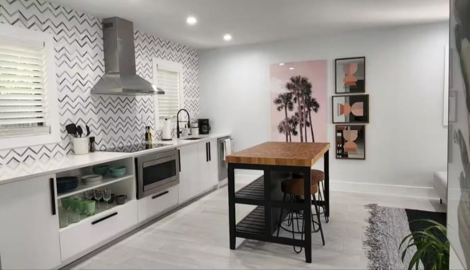 Full Kitchen Less Oven