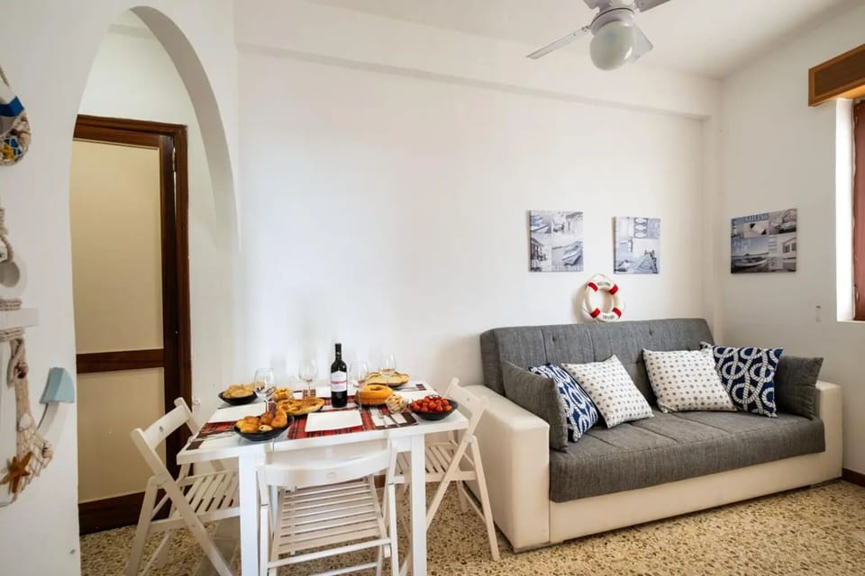 Autumn, Living Room, Spring, Summer