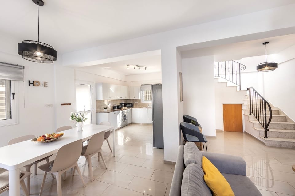 Kitchen and living room