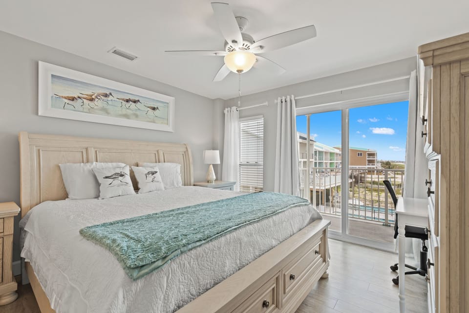 Master Bedroom with side balcony overlooking the beach