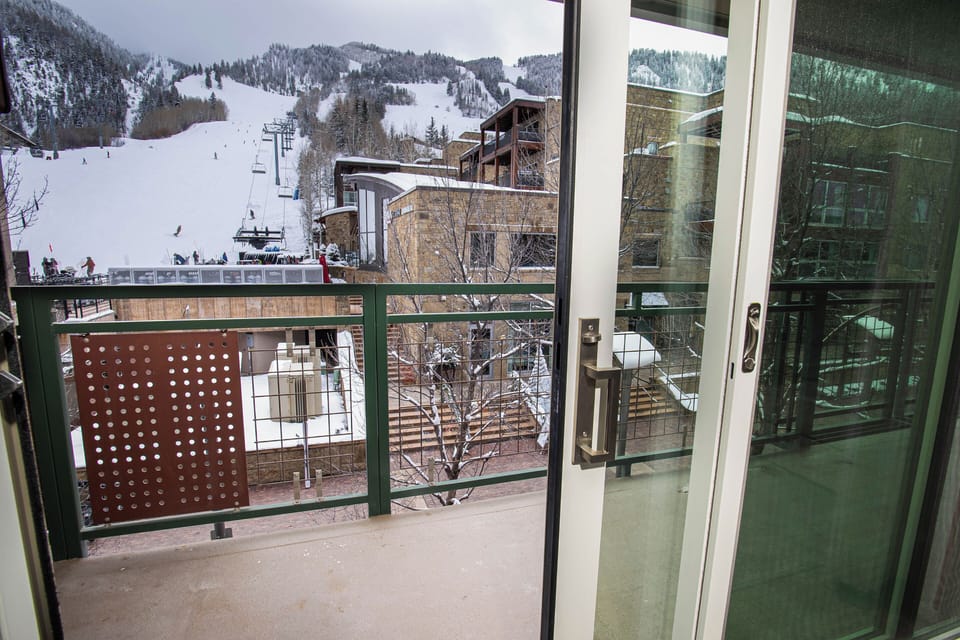North of Nell - Balcony 1