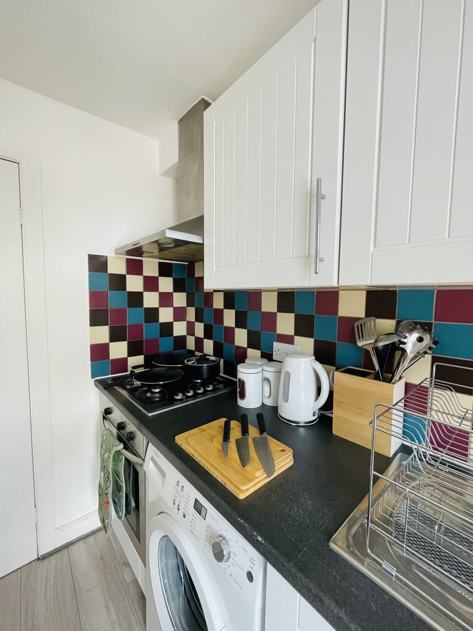Oven And Kitchen Utensils 