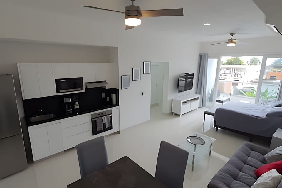 Kitchen or kitchenette,Dining area
