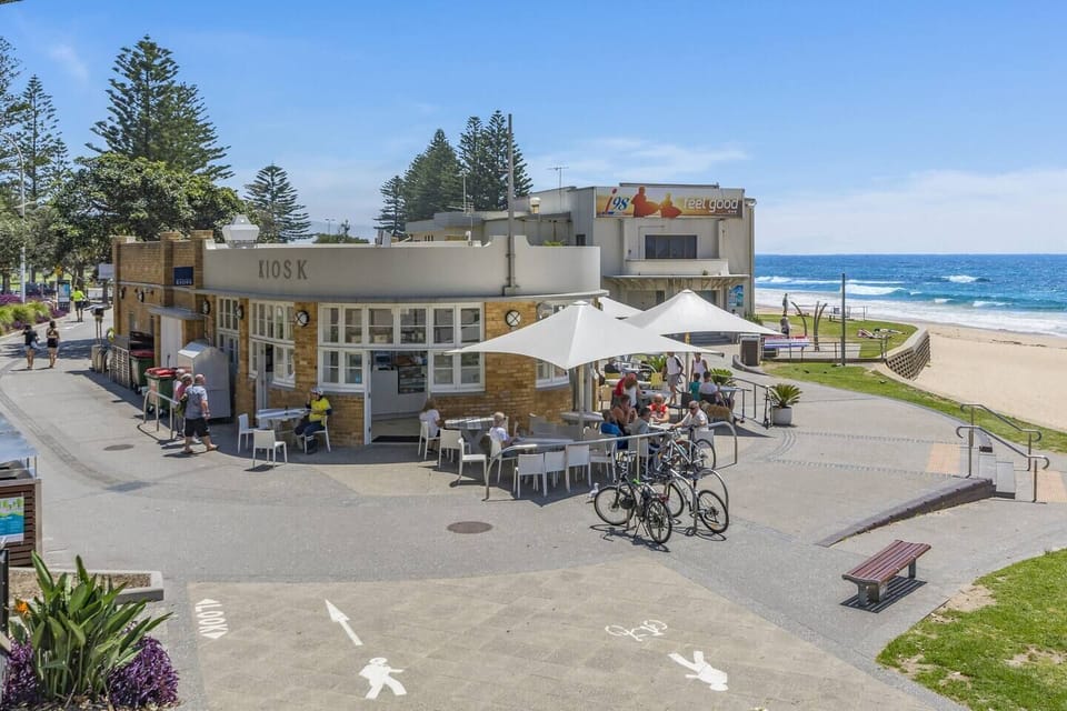 Take a leisurely 11-minute walk to North Beach Kiosk, where ocean views, coastal breezes, and great coffee come together for the perfect start to your day.