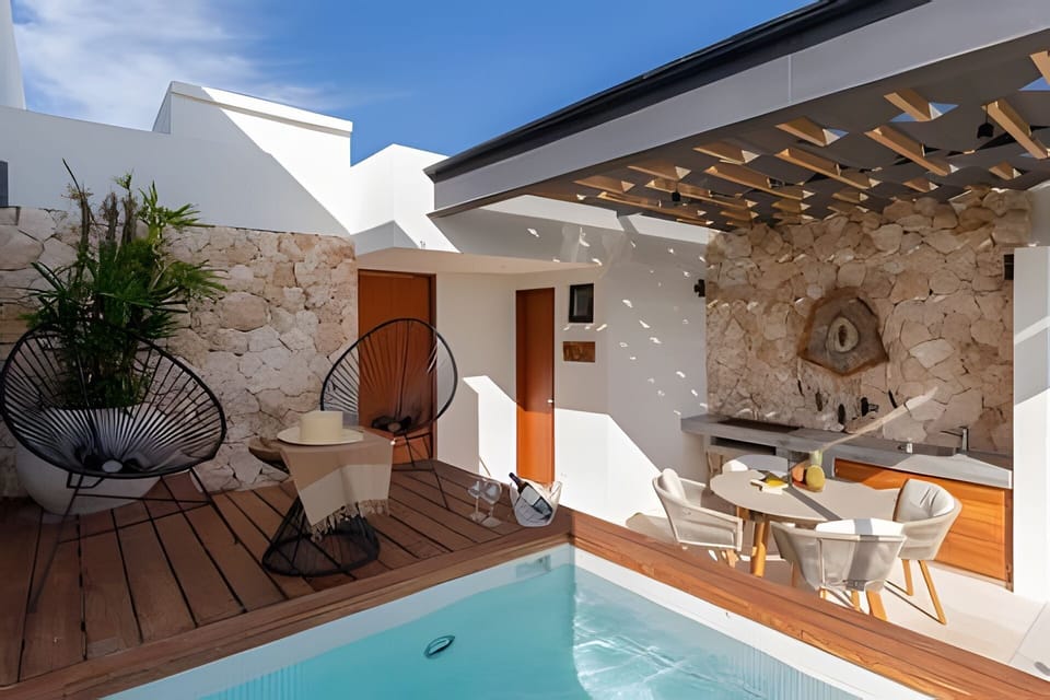 Off site,Seating area,Area and facilities,Swimming pool
