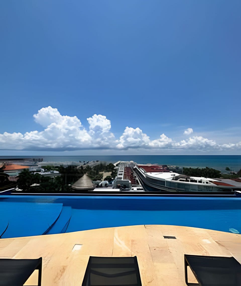 On site,Off site,Seating area,Coffee / tea facilities,Area and facilities,Balcony / Terrace,Time of day,Natural landscape,Patio,Swimming pool,Beach,Location,View(from property / room),Garden view,Bird's eye view