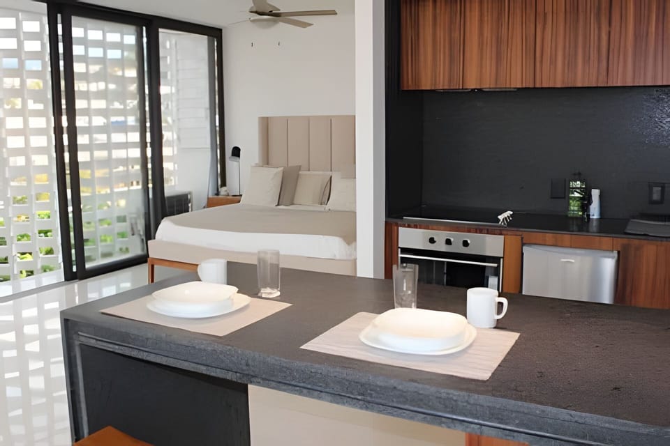 On site,Seating area,Coffee / tea facilities,Area and facilities,Bed,Kitchen or kitchenette,Decorative detail,Photo of the whole room,Location,View(from property / room)