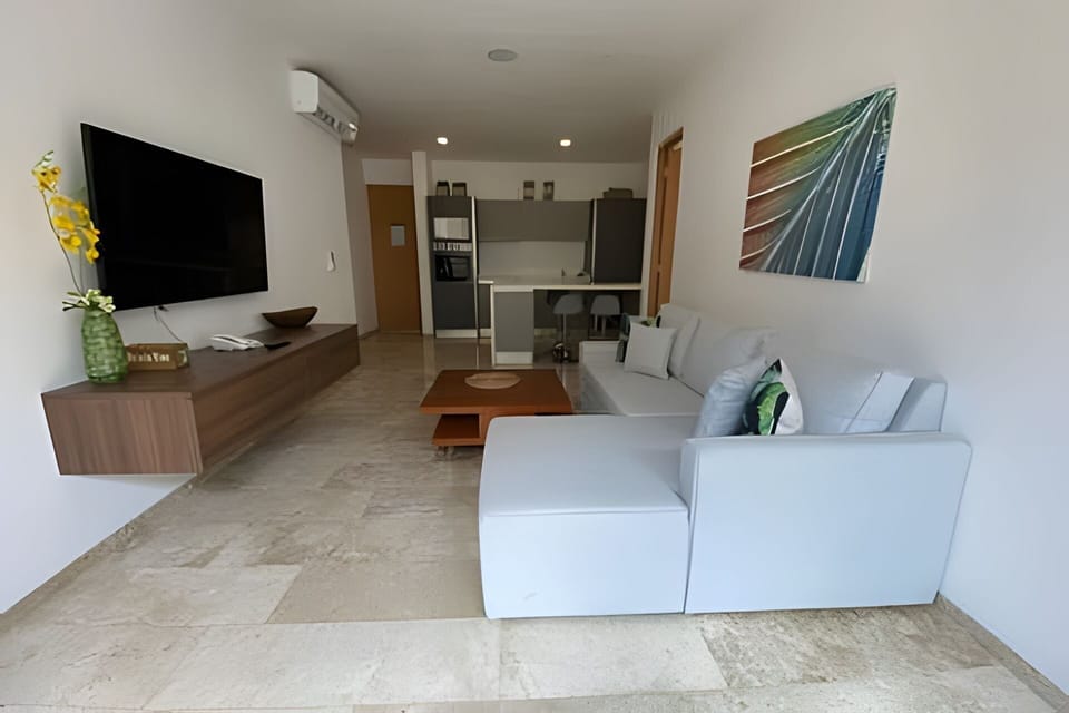 On site,Seating area,Coffee / tea facilities,Area and facilities,Decorative detail,Living Room,TV and multimedia,Location,View(from property / room)