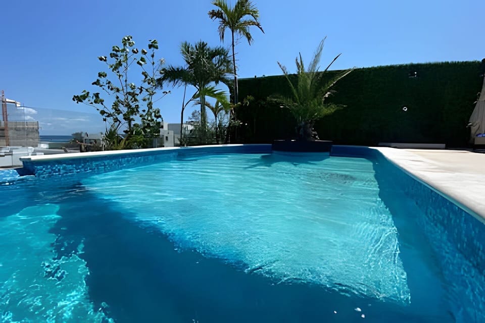 On site,Off site,Seating area,Coffee / tea facilities,Area and facilities,Balcony / Terrace,Time of day,Patio,Swimming pool,Nearby landmark,Location,View(from property / room),City view,Landmark view,Bird's eye view