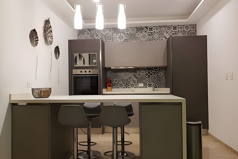 On site,Seating area,Coffee / tea facilities,Area and facilities,Kitchen or kitchenette,Decorative detail,Location,View(from property / room)