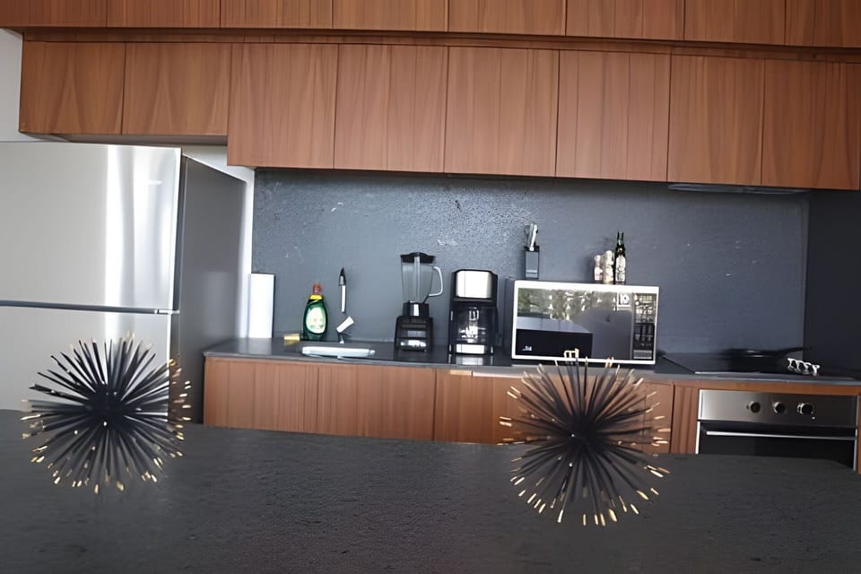 On site,Seating area,Coffee / tea facilities,Area and facilities,Kitchen or kitchenette,Decorative detail,Location,View(from property / room)
