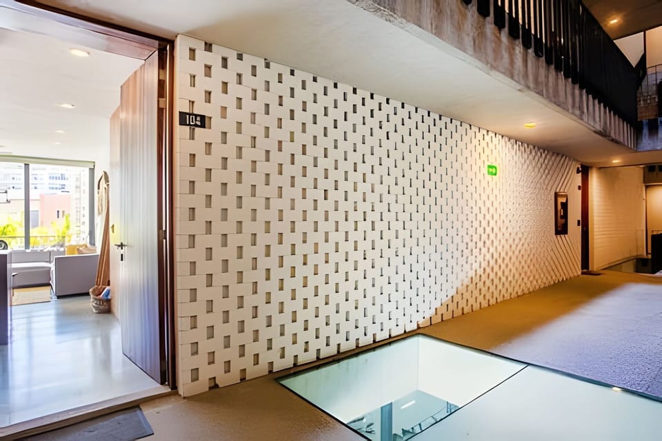 On site,Lobby or reception,Off site,Decorative detail,Nearby landmark,Location,View(from property / room),Landmark view