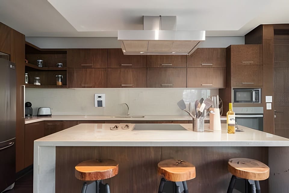 On site,Seating area,Coffee / tea facilities,Area and facilities,Kitchen or kitchenette,Decorative detail,Location,View(from property / room)