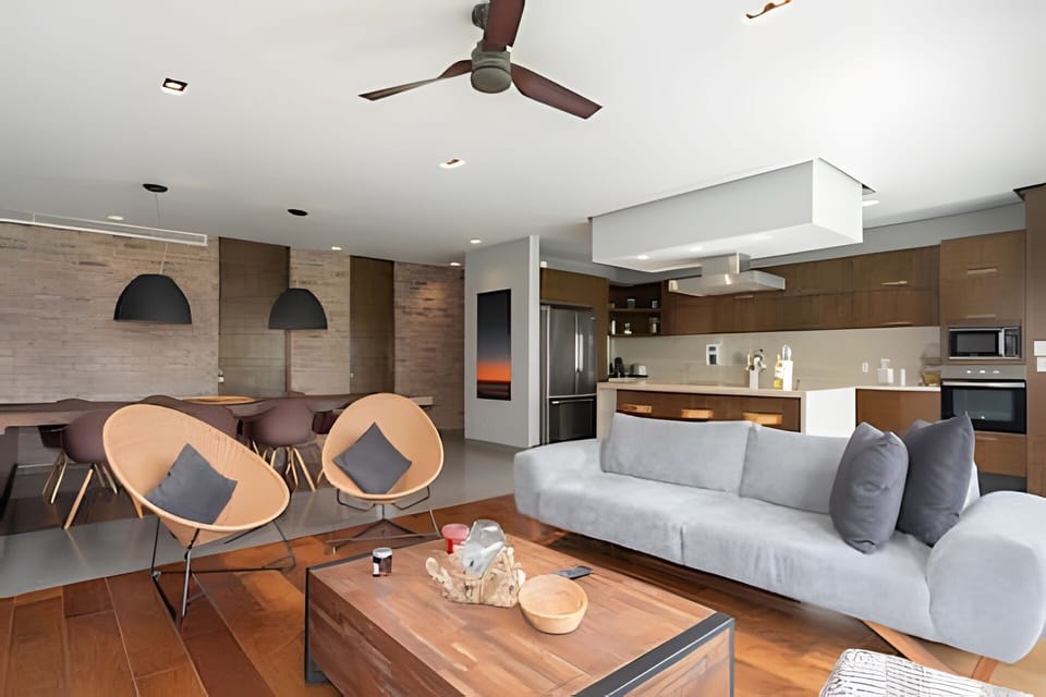 On site,Seating area,Coffee / tea facilities,Area and facilities,Decorative detail,Living Room,Location,View(from property / room)
