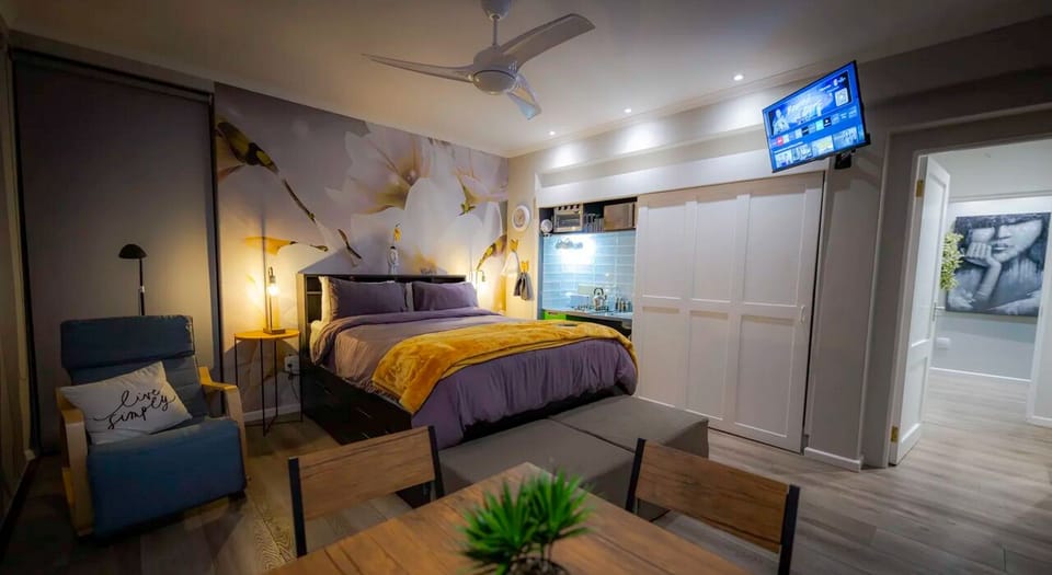 Main Bedroom / Glass Suite of The Dreamview Lodge 