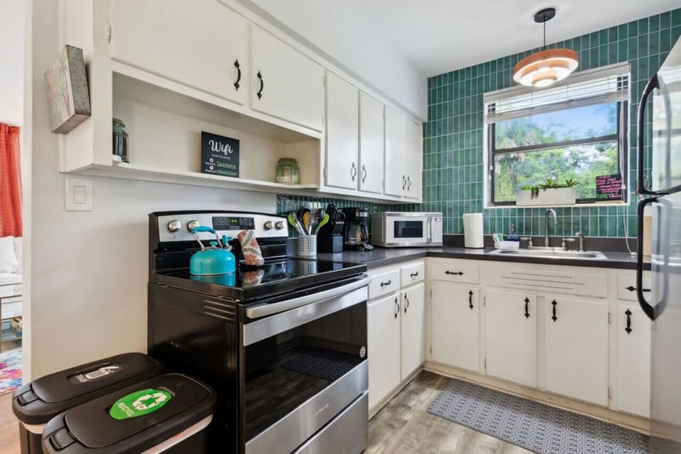 Fully stocked kitchen.