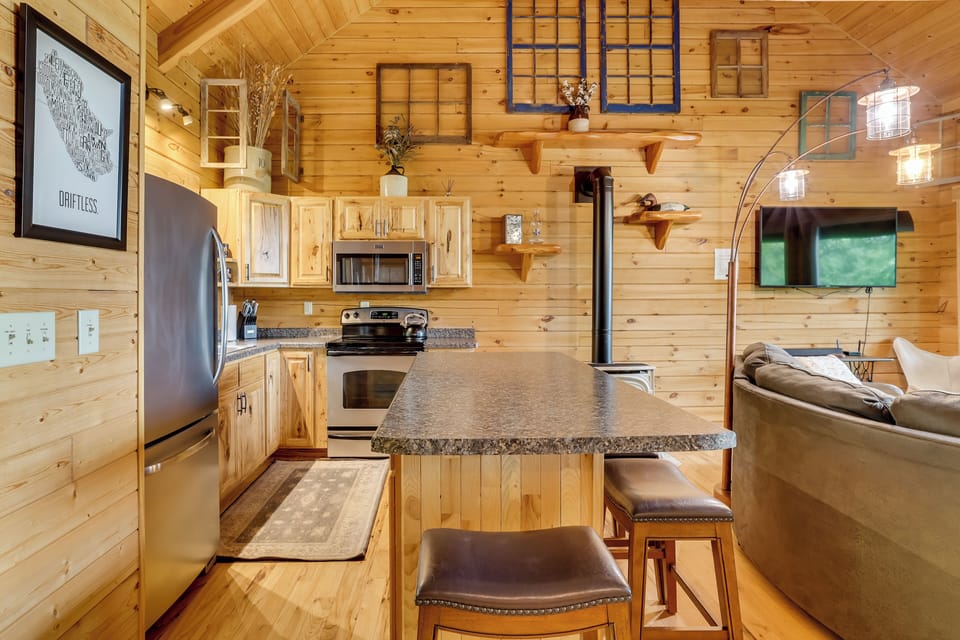 Dining Area | Central A/C