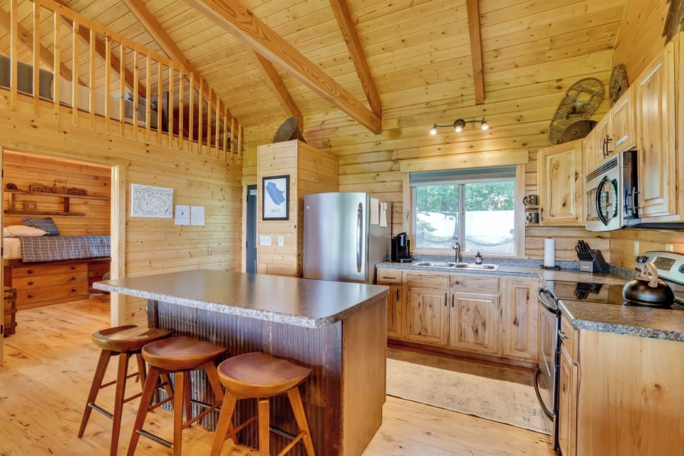 Dining Area | Central A/C