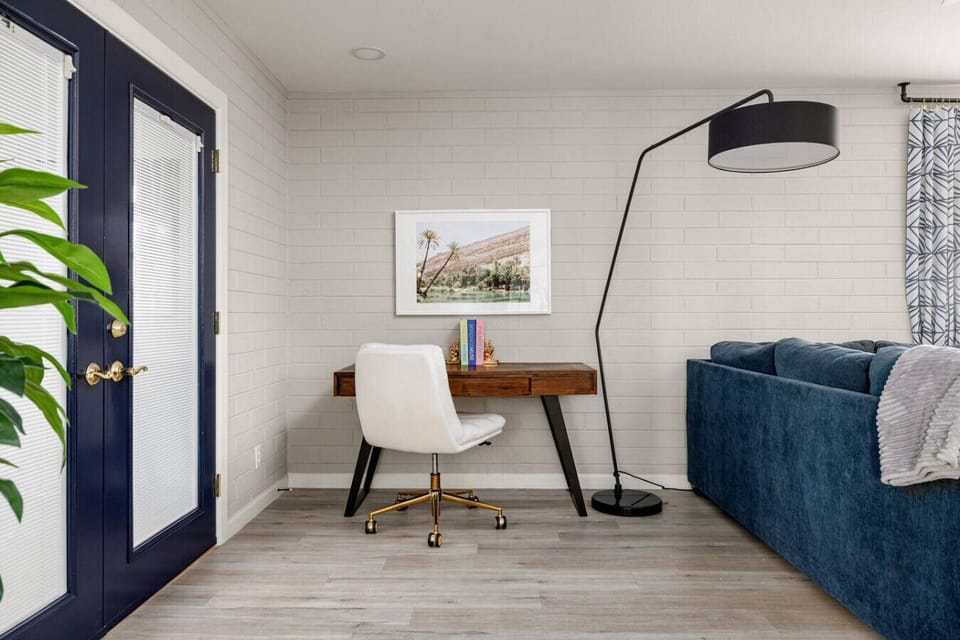 Hopefully, you won’t have to work on vacation—but if you do, we’ve got the perfect desk set up just for you! Stay productive while enjoying your getaway.