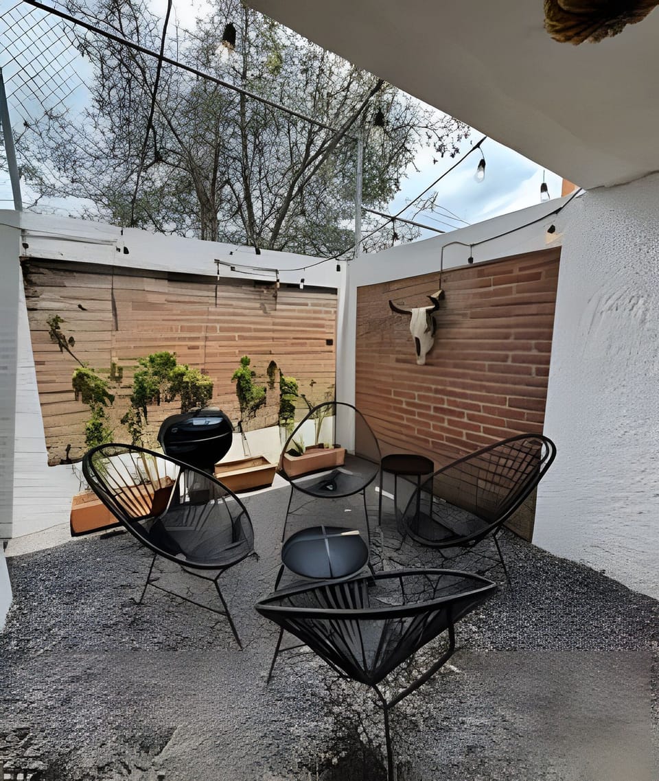On site,Seating area,Coffee / tea facilities,Area and facilities,Balcony / Terrace,Garden,Patio,Living Room,Location,View(from property / room),Garden view