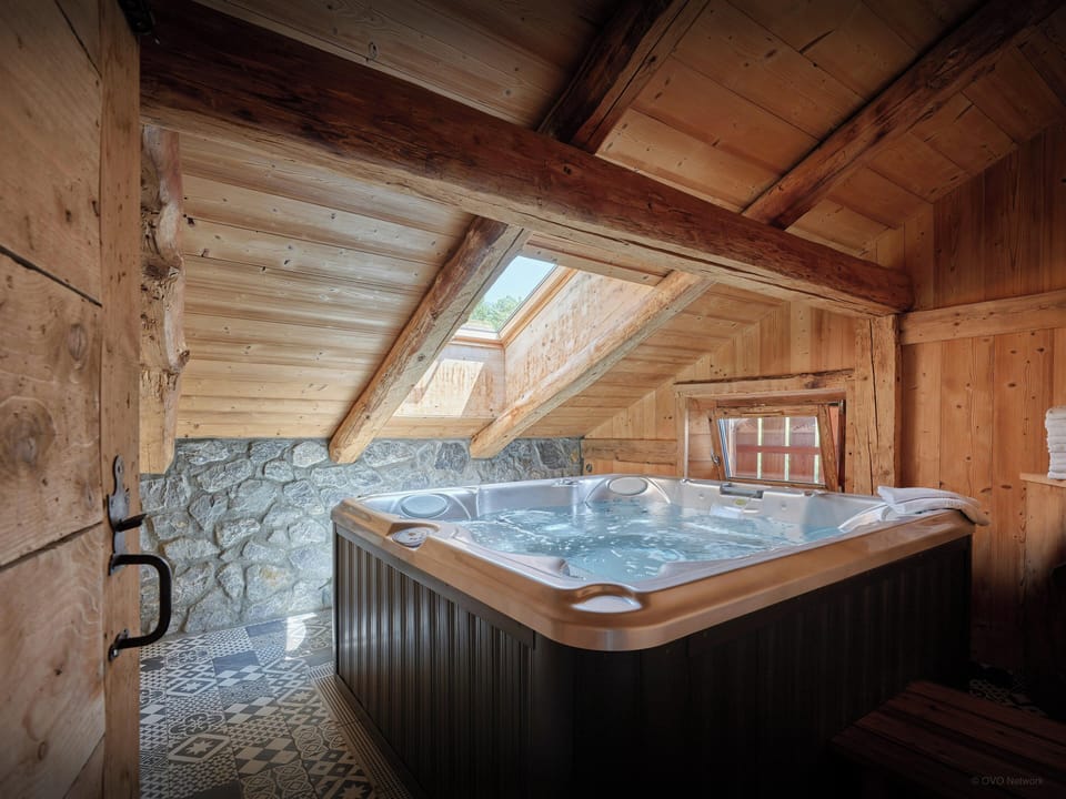 Jacuzzi