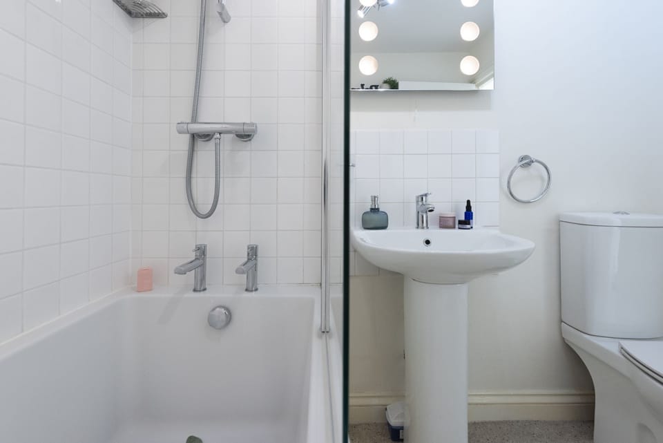 Bathroom - Bessie Ellen's Cottage