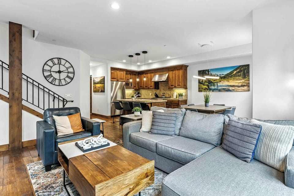 Open Concept Living/Dining/Kitchen