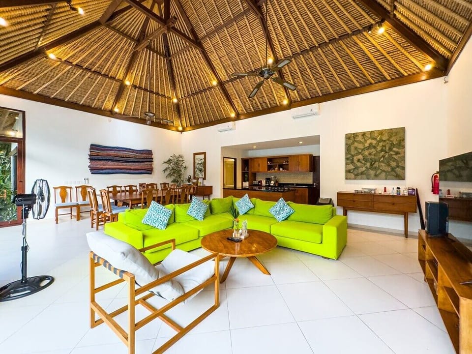 Villa Alore 6BR Pool Villa by Villa Bugis (9)