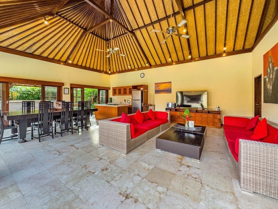 Villa Santi  4BR Private Pool Villa by Villa Bugis (786)