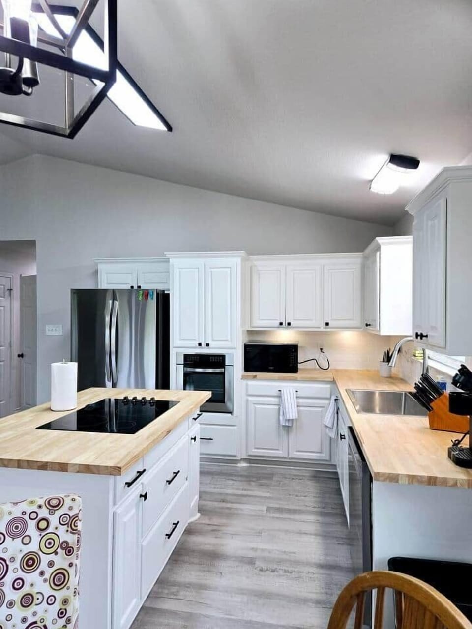 Full kitchen