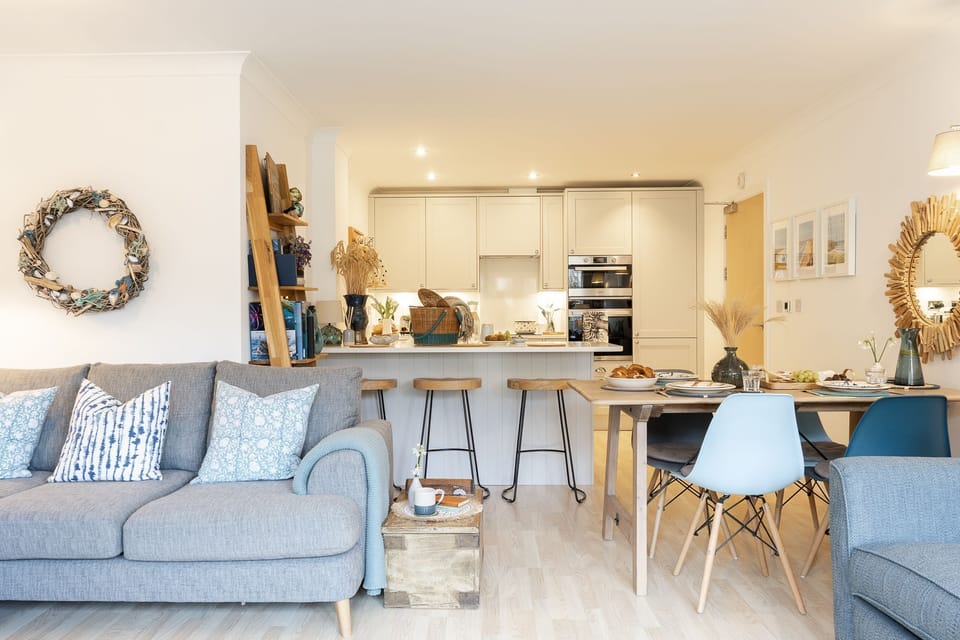 26 Waves, Watergate Bay, Cornwall, self catering with Beach Retreats.